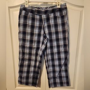 Juniors size 7 blue plaid capri/pedal pusher pant